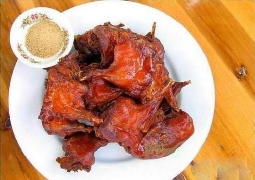 分尸腌制油炸死鼠 惊爆!把老鼠变成乳鸽全过程（图）