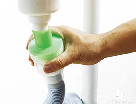 「防臭防漏防蟑螂！」排水孔加上这个东西，蟑螂不见了！排水也变畅通了！