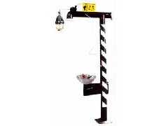 产品展示 >> 电伴热紧急冲淋洗眼器（北京洗眼器）图1